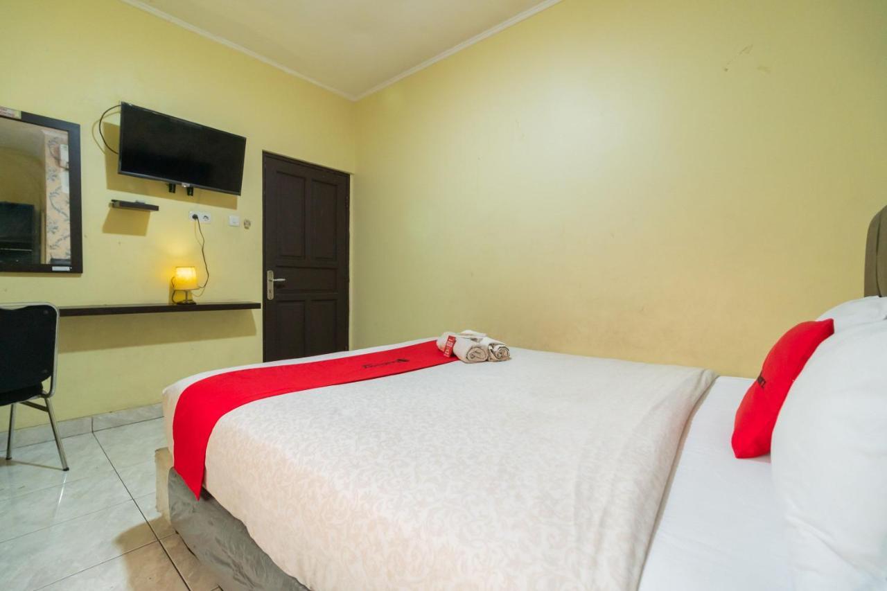 Reddoorz Near Tomang 2 Wisma tamu 2*